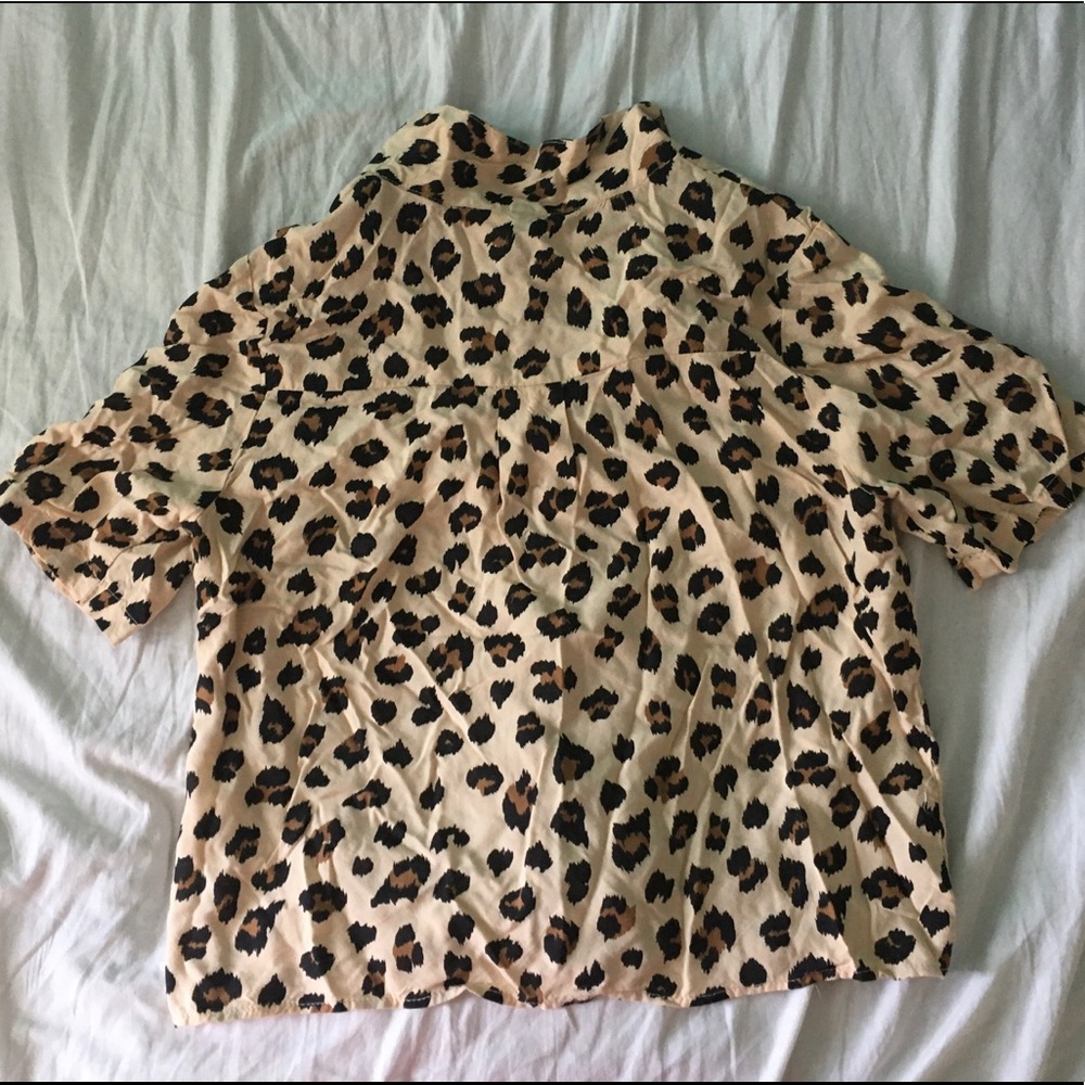 H&M Leopard Button Up - Picture 4 of 10